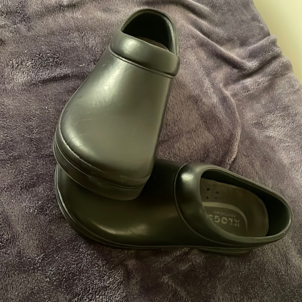 nursing shoes